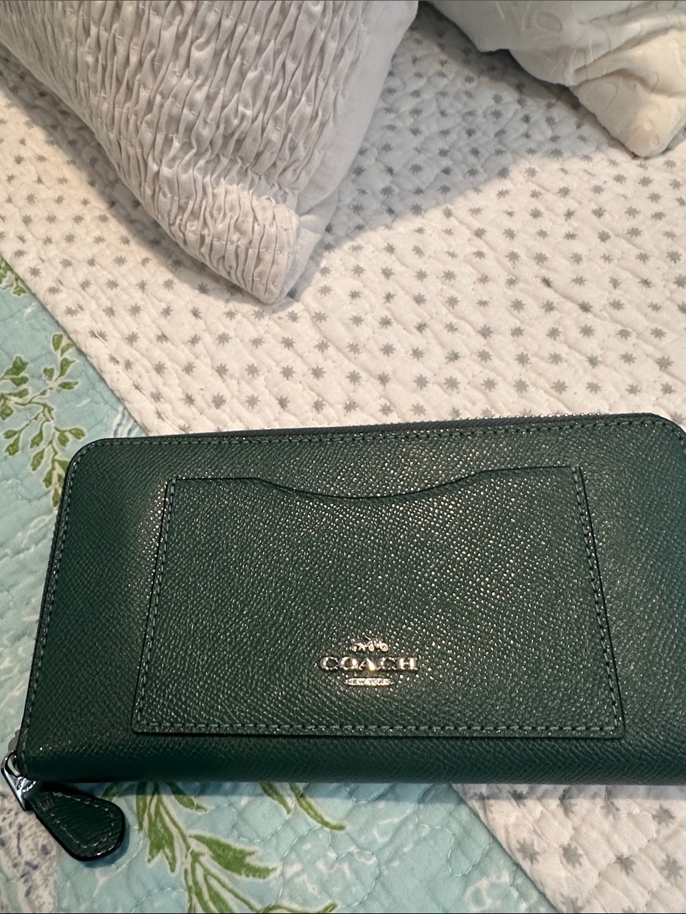 Coach Green Pebbled Leather Shoulder Hobo with Matching Wallet - Picture 2 of 11